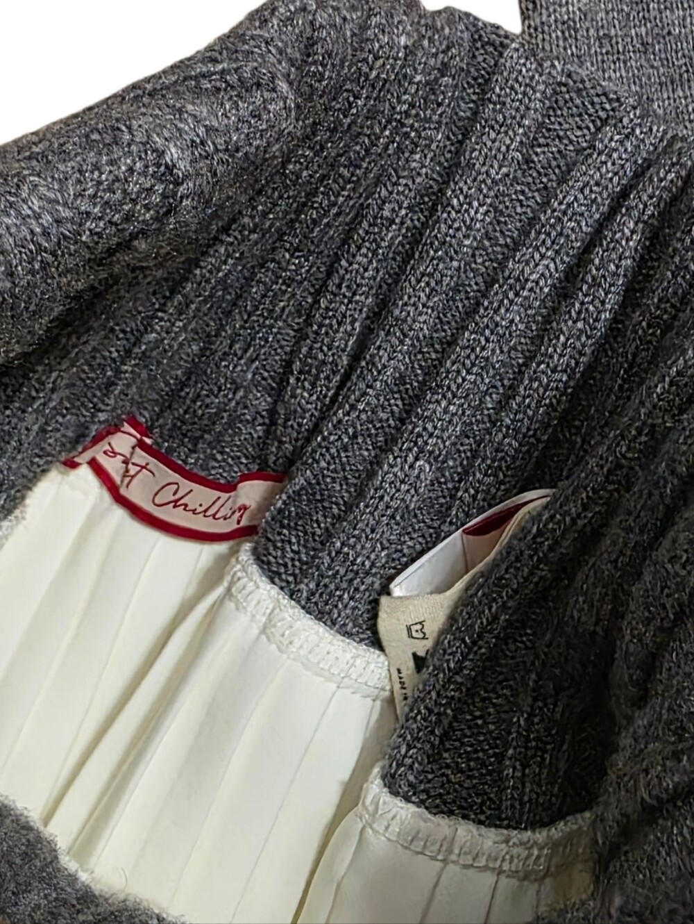 Sweet Chilling grey/white pleated knit top and skirt bundle - Picture 4 of 4